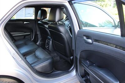 2011 Chrysler 300C   - Photo 6 - Shoreline, WA 98133