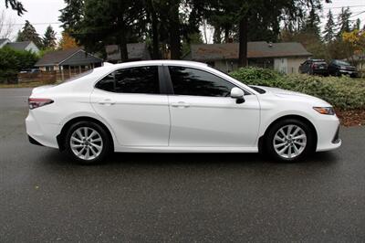 2022 Toyota Camry LE   - Photo 12 - Shoreline, WA 98133