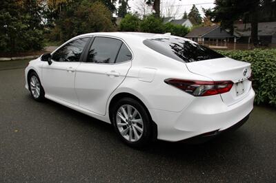 2022 Toyota Camry LE   - Photo 4 - Shoreline, WA 98133