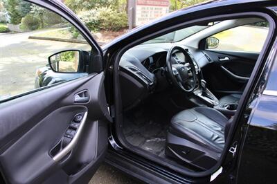 2012 Ford Focus SEL   - Photo 5 - Shoreline, WA 98133