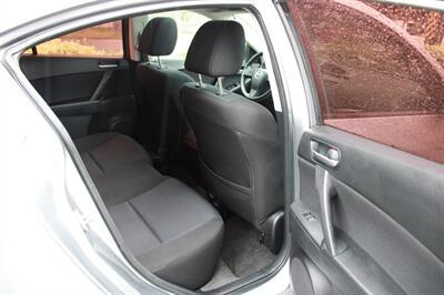 2010 Mazda Mazda3 i Touring   - Photo 6 - Shoreline, WA 98133