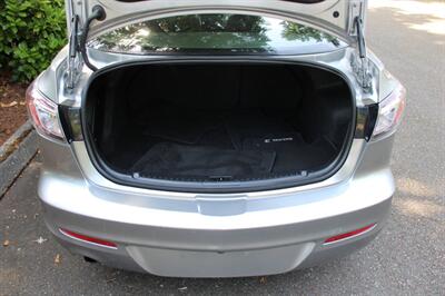 2012 Mazda Mazda3 i Touring   - Photo 15 - Shoreline, WA 98133