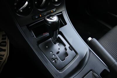 2012 Mazda Mazda3 i Touring   - Photo 8 - Shoreline, WA 98133