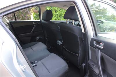 2012 Mazda Mazda3 i Touring   - Photo 6 - Shoreline, WA 98133
