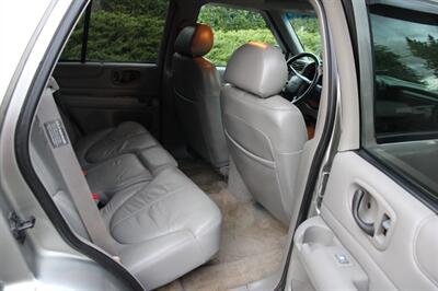 2000 GMC Jimmy SLT 4dr SLT 4X4   - Photo 6 - Shoreline, WA 98133