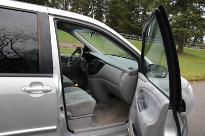 2003 Mazda MPV LX   - Photo 12 - Shoreline, WA 98133