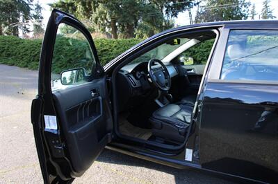 2010 Ford Focus SEL   - Photo 5 - Shoreline, WA 98133