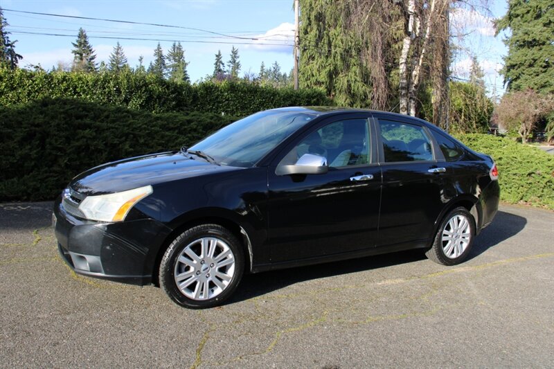 2010 Ford Focus SEL   - Photo 1 - Shoreline, WA 98133