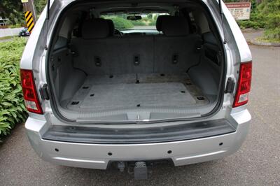2005 Jeep Grand Cherokee Laredo   - Photo 15 - Shoreline, WA 98133