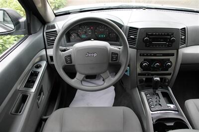 2005 Jeep Grand Cherokee Laredo   - Photo 16 - Shoreline, WA 98133