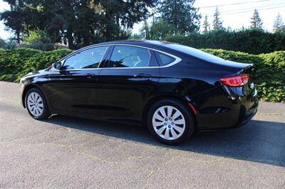 2016 Chrysler 200 LX - Photo 4 - Shoreline, WA 98133