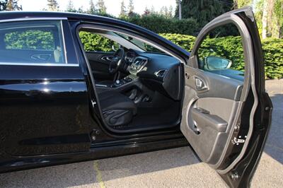 2016 Chrysler 200 LX - Photo 13 - Shoreline, WA 98133