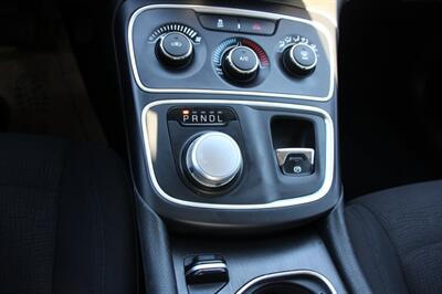 2016 Chrysler 200 LX - Photo 8 - Shoreline, WA 98133