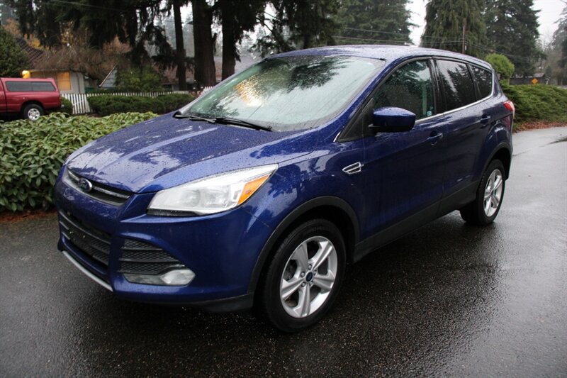 2013 Ford Escape SE   - Photo 1 - Shoreline, WA 98133