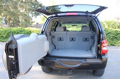 2007 Jeep Liberty Sport 62k MILES - Photo 16 - Shoreline, WA 98133