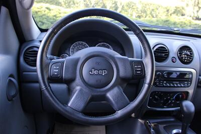 2007 Jeep Liberty Sport 62k MILES - Photo 17 - Shoreline, WA 98133