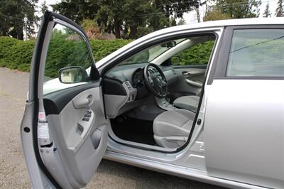 2011 Toyota Corolla LE - Photo 5 - Shoreline, WA 98133