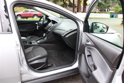 2014 Ford Focus SE   - Photo 13 - Shoreline, WA 98133