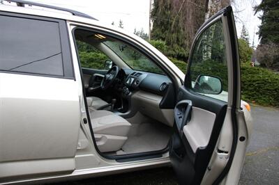2007 Toyota RAV4   - Photo 14 - Shoreline, WA 98133