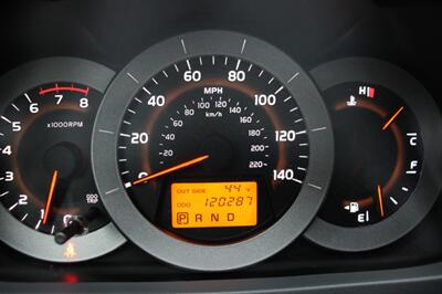 2007 Toyota RAV4   - Photo 7 - Shoreline, WA 98133