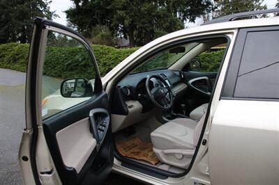2007 Toyota RAV4   - Photo 5 - Shoreline, WA 98133