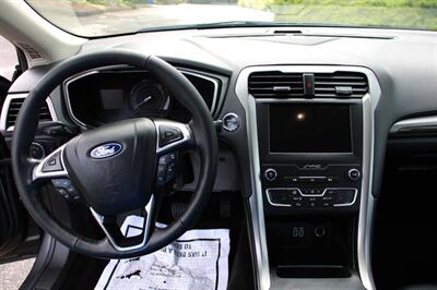 2020 Ford Fusion SEL   - Photo 16 - Shoreline, WA 98133