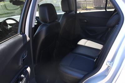 2019 Chevrolet Trax LT   - Photo 15 - Shoreline, WA 98133