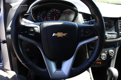 2019 Chevrolet Trax LT   - Photo 17 - Shoreline, WA 98133