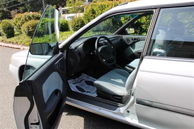 1995 Subaru Legacy L   - Photo 5 - Shoreline, WA 98133