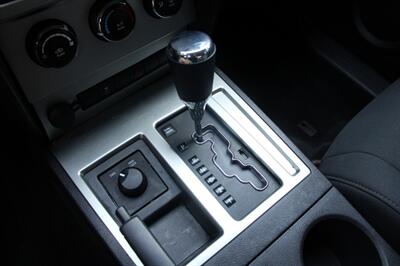 2010 Dodge Nitro SE   - Photo 8 - Shoreline, WA 98133