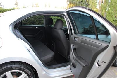 2016 Volkswagen Jetta 1.4T S   - Photo 6 - Shoreline, WA 98133