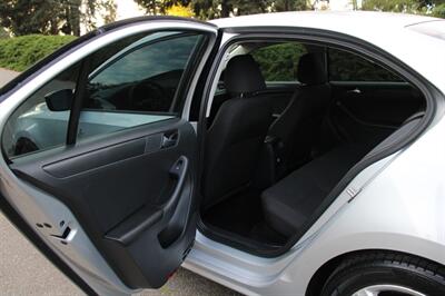 2016 Volkswagen Jetta 1.4T S   - Photo 15 - Shoreline, WA 98133