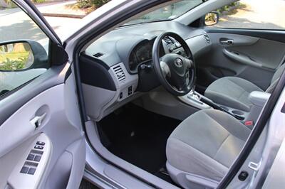 2011 Toyota Corolla LE   - Photo 5 - Shoreline, WA 98133