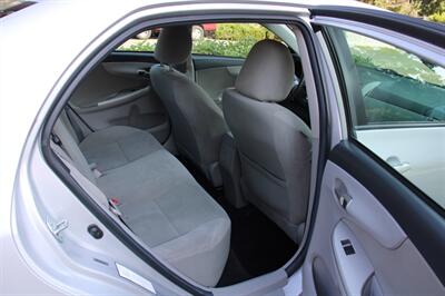 2011 Toyota Corolla LE   - Photo 6 - Shoreline, WA 98133