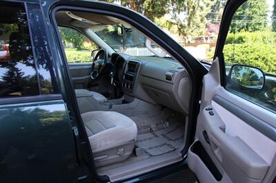2004 Ford Explorer XLT 4x4   - Photo 13 - Shoreline, WA 98133