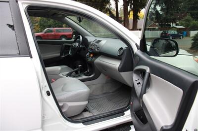 2011 Toyota RAV4 Limited   - Photo 14 - Shoreline, WA 98133