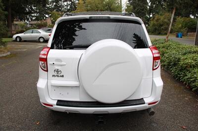 2011 Toyota RAV4 Limited   - Photo 11 - Shoreline, WA 98133