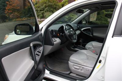 2011 Toyota RAV4 Limited   - Photo 5 - Shoreline, WA 98133