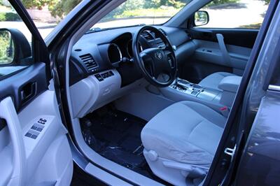 2012 Toyota Highlander Base 1-owner   - Photo 5 - Shoreline, WA 98133