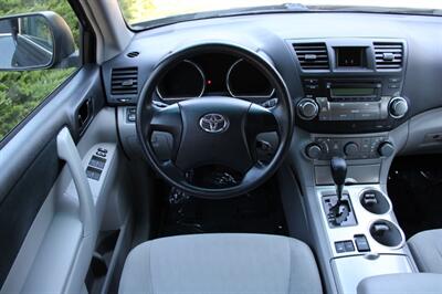 2012 Toyota Highlander Base 1-owner   - Photo 18 - Shoreline, WA 98133