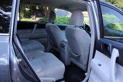 2012 Toyota Highlander Base 1-owner   - Photo 6 - Shoreline, WA 98133