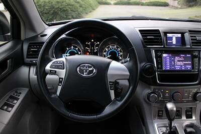 2013 Toyota Highlander Hybrid   - Photo 18 - Shoreline, WA 98133