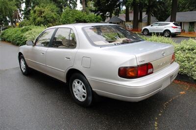 1995 Toyota Camry LE   - Photo 4 - Shoreline, WA 98133
