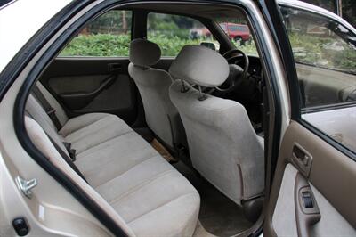 1995 Toyota Camry LE   - Photo 6 - Shoreline, WA 98133
