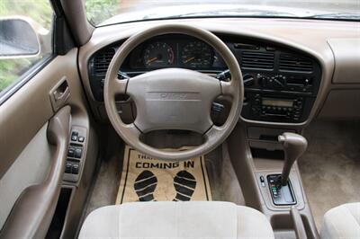 1995 Toyota Camry LE   - Photo 16 - Shoreline, WA 98133