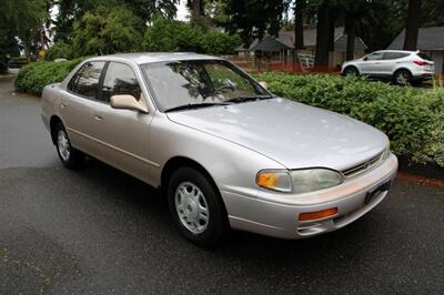 1995 Toyota Camry LE   - Photo 2 - Shoreline, WA 98133
