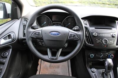 2015 Ford Focus SE   - Photo 17 - Shoreline, WA 98133