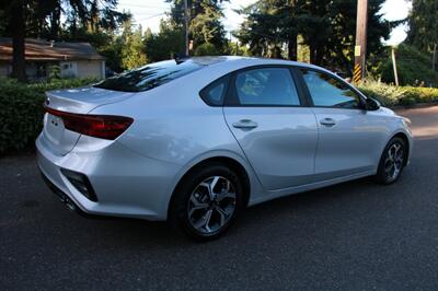 2021 Kia Forte LXS   - Photo 3 - Shoreline, WA 98133