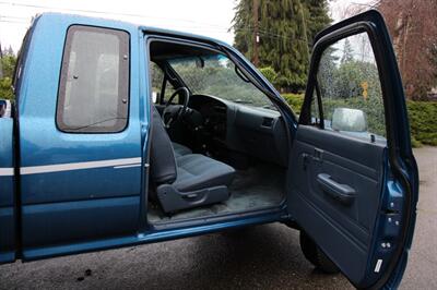 1994 Toyota Pickup DX V6   - Photo 12 - Shoreline, WA 98133