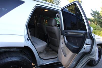 2004 Toyota 4Runner Limited   - Photo 6 - Shoreline, WA 98133